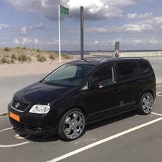 VW Touran 2,0 DSG Highline ** SOLGT **