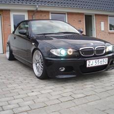 BMW 323 ci Cabriolet (Solgt)