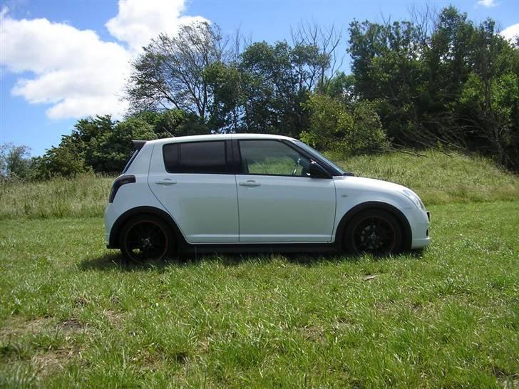 Suzuki Swift 1,3 GL-J 5-Dørs SOLGT - jeg fik sat solfilm igår på bilen billede 6