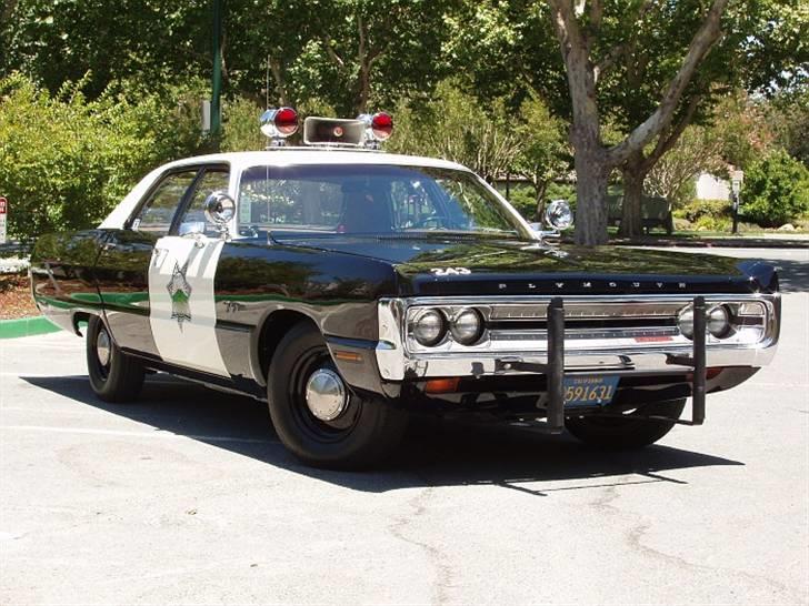 Amerikaner Plymouth CopCar - Her et billede fra ejeren, Chris, i USA som jeg købte bilen af. Bemærk den store kraftige "Police Pushbar" som er fremstille billede 1