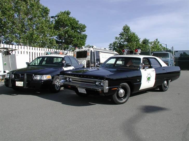 Amerikaner Plymouth CopCar - 2 Politibiler fra Walnut Creek P.D. årg. 1971 og 2005.  billede 13