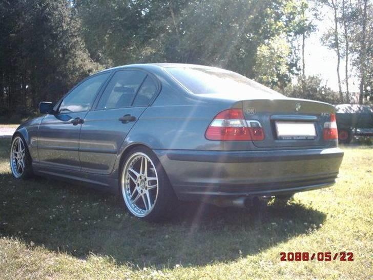 BMW E46 320D (SOLGT) billede 3