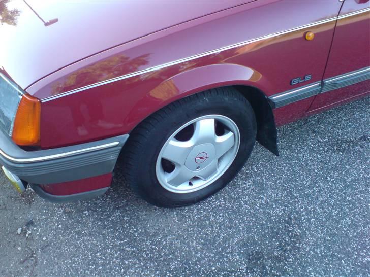 Opel Rekord 2,2i solgt billede 2