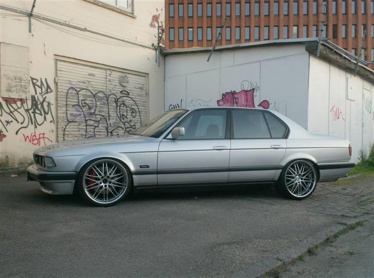 BMW 735i  THE BEAST solgt billede 3