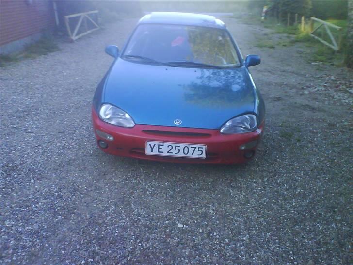 Mazda MX3 - hehe så kan man køre op på liften til syn billede 13