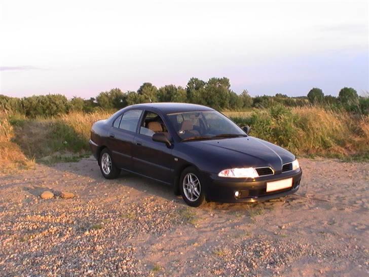 Mitsubishi Carisma Hatchback  - Forfra siden billede 4