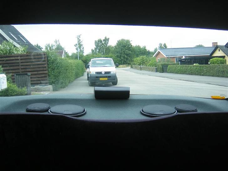 Toyota Carina E *Total skadet* - Diskant og mellemtone i hatte hylden, billede 7