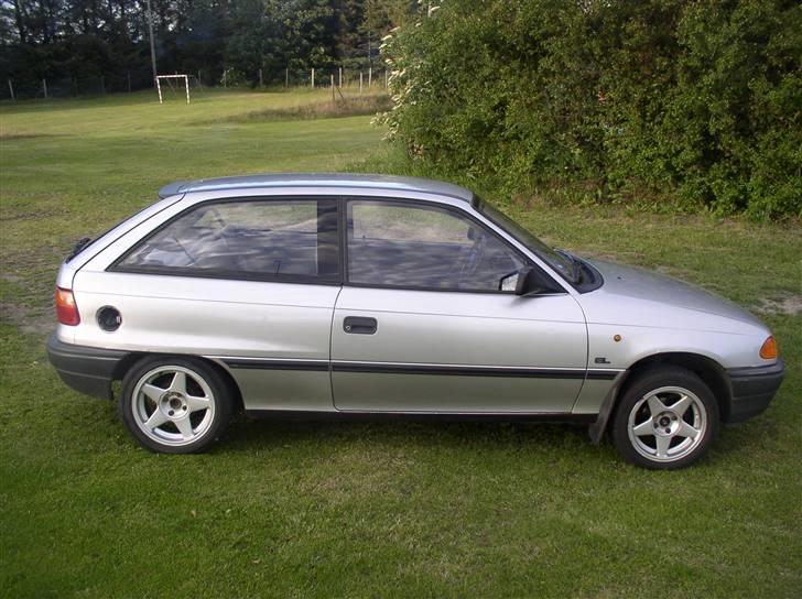 Opel astra  SOLGT billede 2