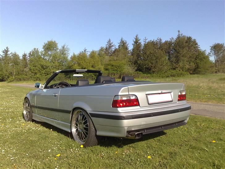 BMW 320i cabriolet (solgt) billede 7