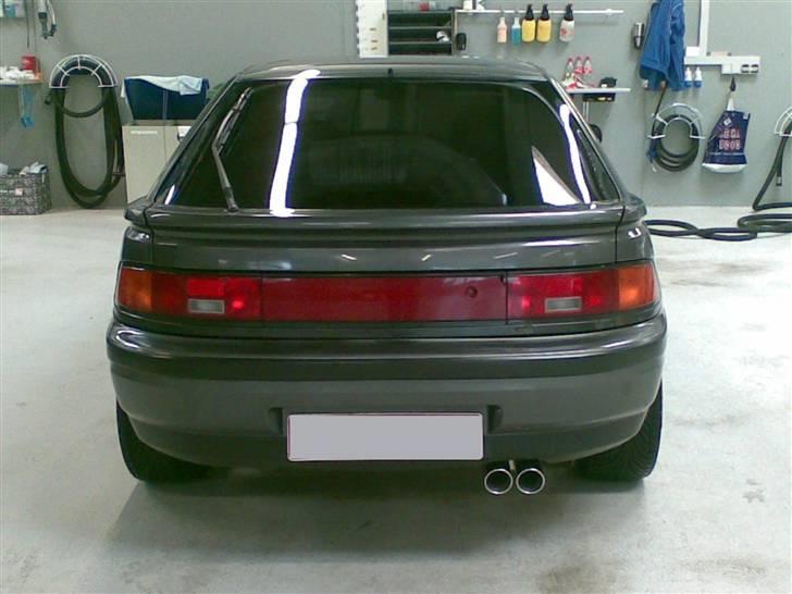 Mazda 323F * Skrottet * - Det pyntede sku med tonede ruder, og den nye potte.. :) billede 14