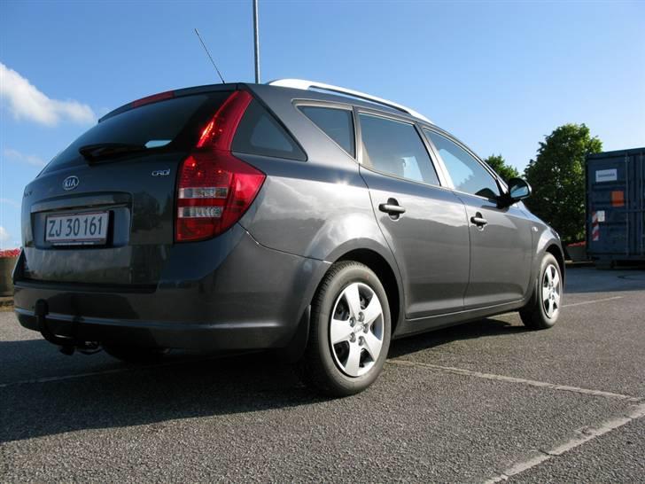 Kia Ceed SW 1.6 CRDI "SOLGT" billede 1