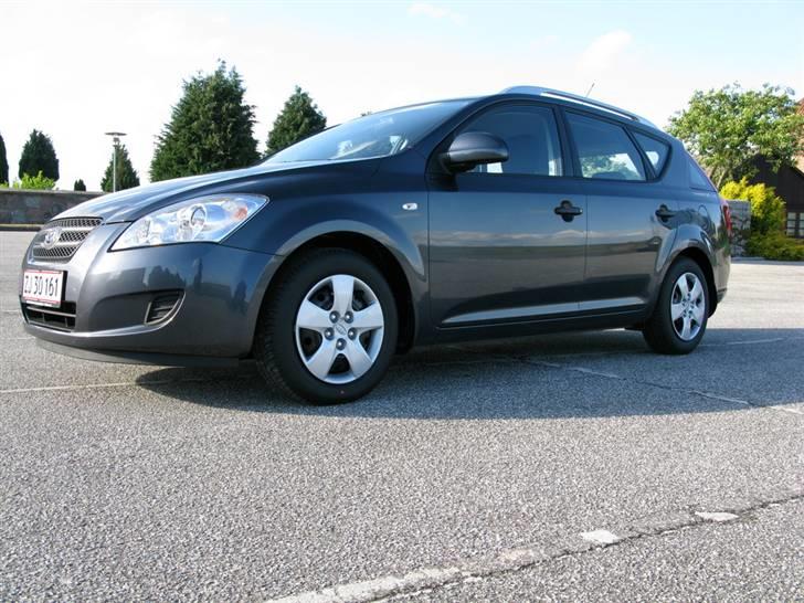 Kia Ceed SW 1.6 CRDI "SOLGT" billede 2