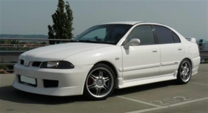 Mitsubishi Carisma Hatchback  - Ønsketænkning af udsenede. Tysk carisma vinder billede 12