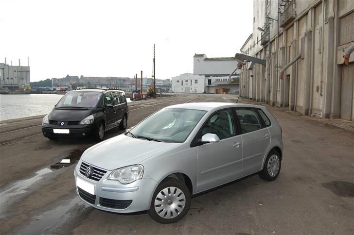 Renault Espace 2,2 DCI - Espacen i baggrunden og min vens Polo i forgrunden :) billede 10