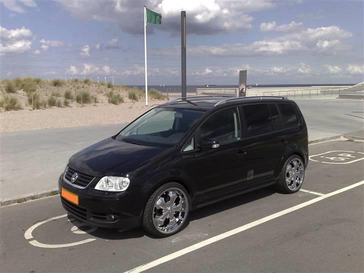VW Touran 2,0 DSG Highline ** SOLGT ** billede 3