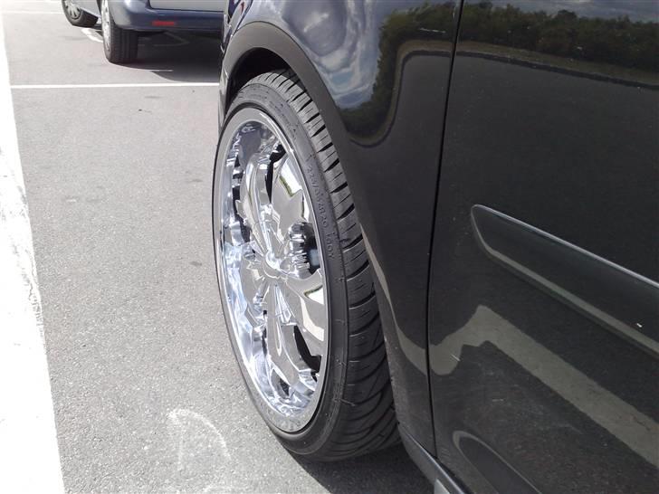 VW Touran 2,0 DSG Highline ** SOLGT ** billede 8