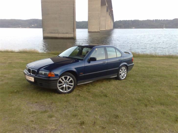 BMW 320i E36 *SOLGT* billede 1