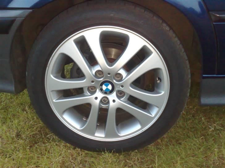 BMW 320i E36 *SOLGT* billede 3