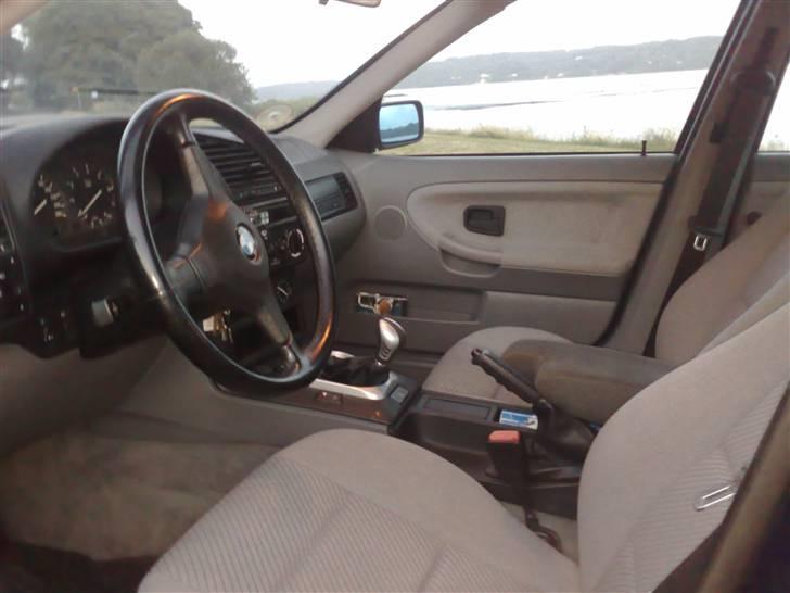BMW 320i E36 *SOLGT* billede 6