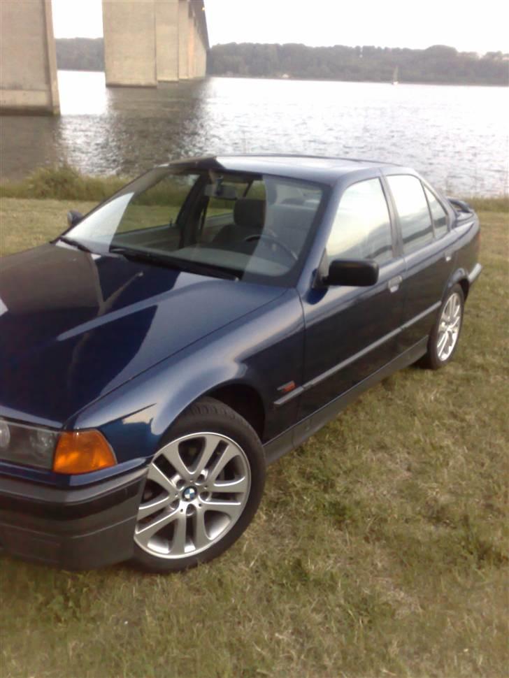 BMW 320i E36 *SOLGT* billede 10