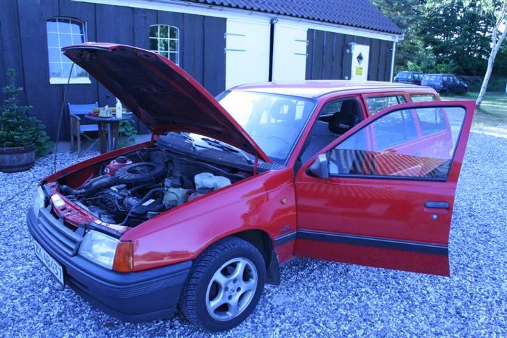 Opel Kadett E 1.6I Byttet billede 4