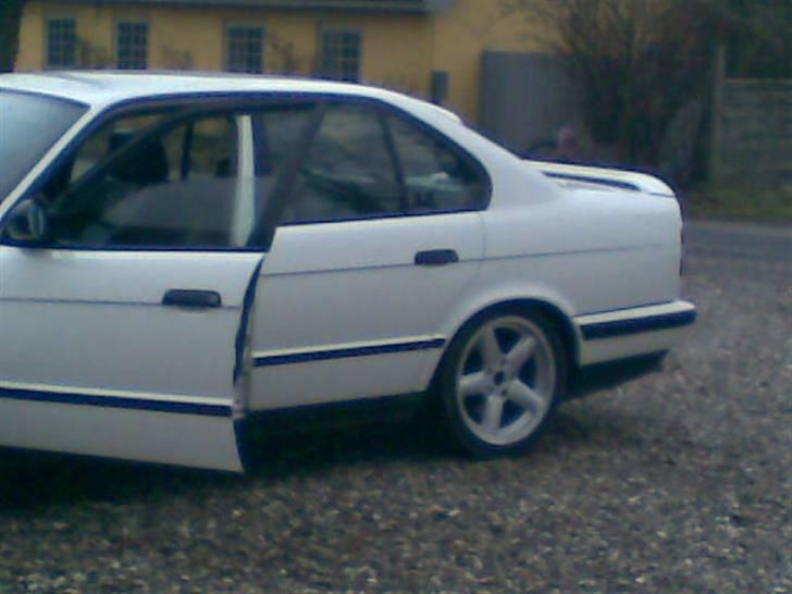 BMW 520i med 3.0i ---SOLGT--- billede 2