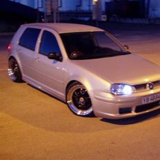 VW Golf 4   solgt