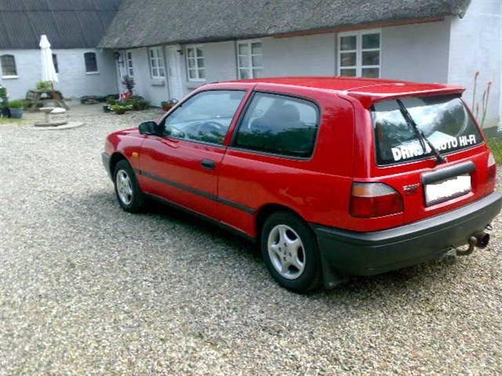 Nissan sunny solgt billede 2