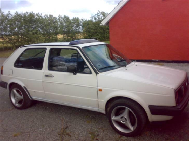 VW golf 1.6  (solgt) - som den så ud da jeg købte den:D billede 6