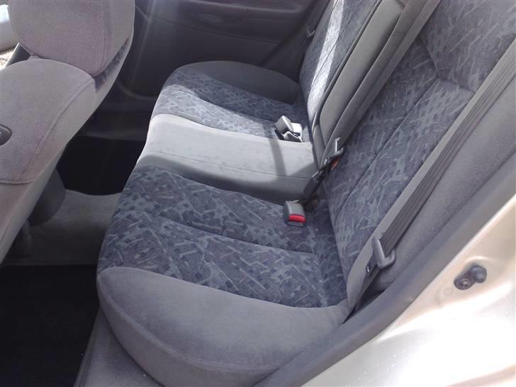 Mazda 323 sedan billede 6