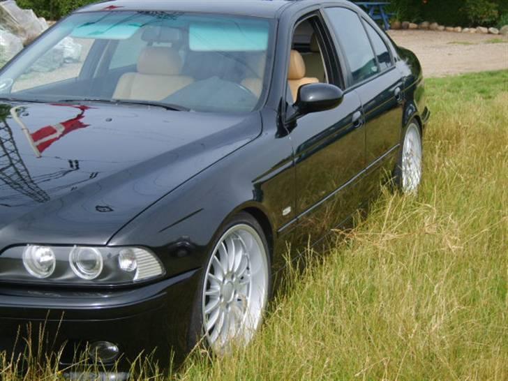 BMW 523i/528i e39 " SOLGT" billede 2