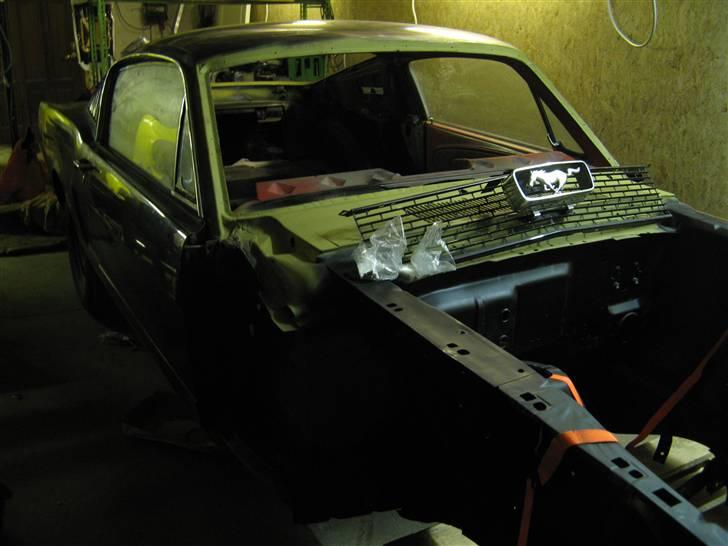 Amerikaner Mustang FastBack 2+2 - Inde i garagen ikke så nemt at tage billeder. billede 7