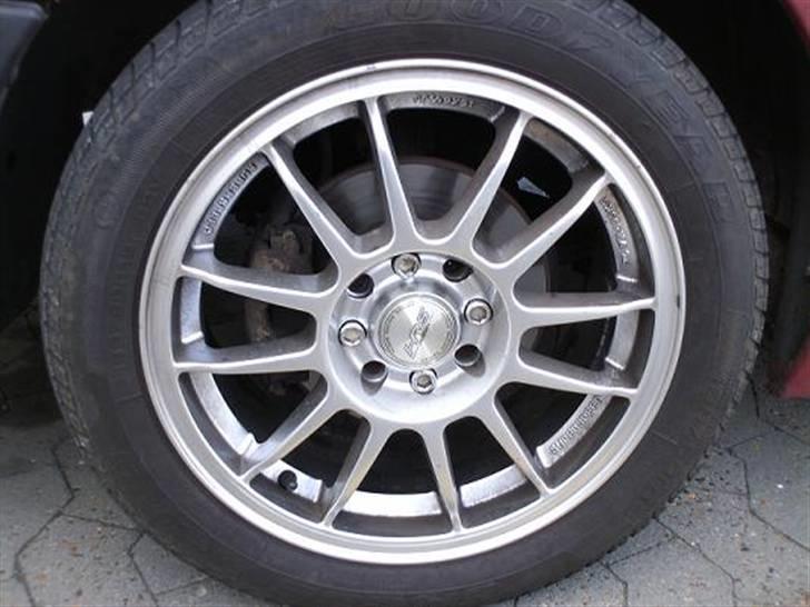 VW Golf 3 (Solgt) - Så ser man lige de voldsomme 15" alu fælge :) billede 2