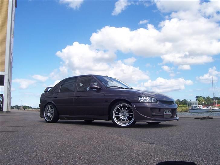 Ford Escort UNiQ*Total Skadet billede 6