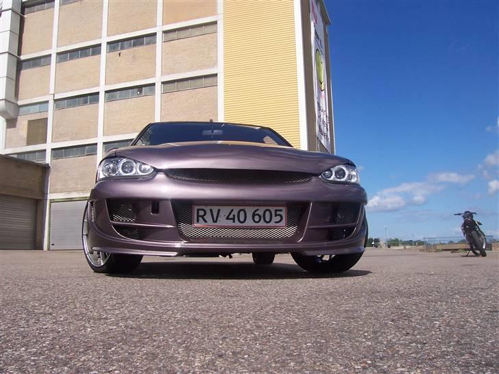 Ford Escort UNiQ*Total Skadet billede 8