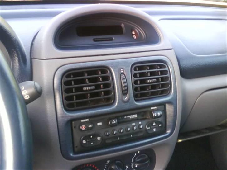 Renault clio 2 (solgt) - standert radio men bliver skiften ud billede 13