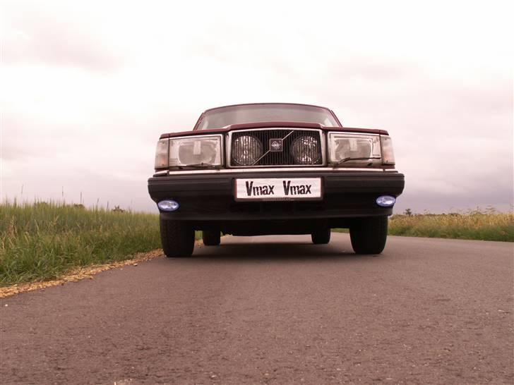 Volvo 240 GL R.I.P. - Her er hun så. Tigerens Ubåd... Miauuu... billede 1