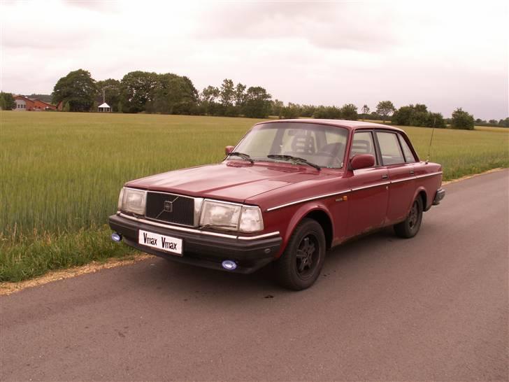 Volvo 240 GL R.I.P. - Ja hun ser lidt træt ud billede 2