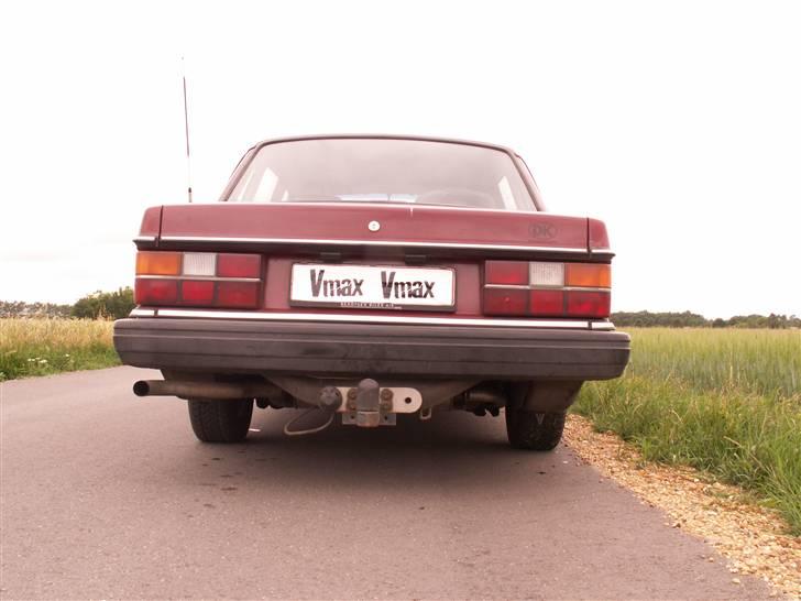 Volvo 240 GL R.I.P. - Ja det vist bagenden..  billede 5