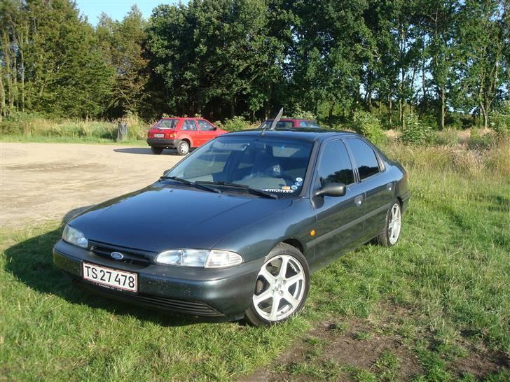 Ford Mondeo 1,8i 16V *Solgt* billede 8