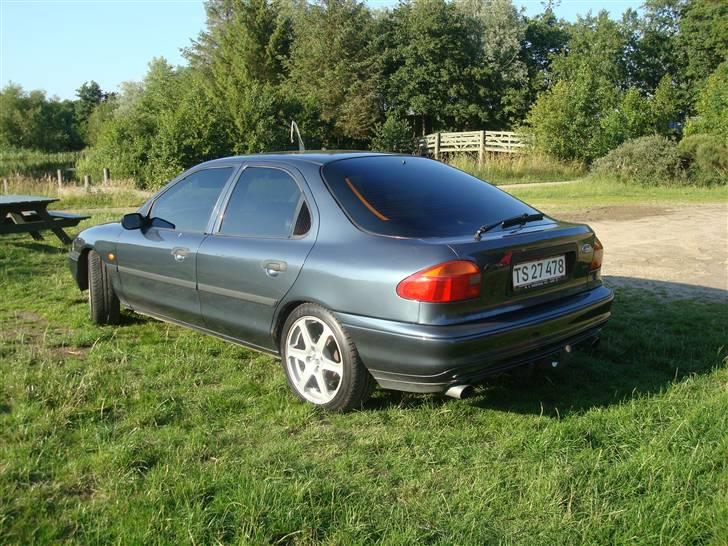 Ford Mondeo 1,8i 16V *Solgt* billede 11