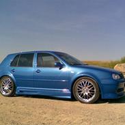 VW GolF-4