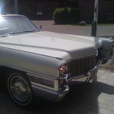 Cadillac DeVille 