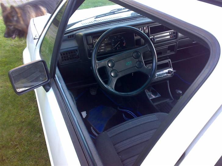 VW golf 1.6  (solgt) - GTI....... det gav ikke 10hk at sætte det rat i billede 9