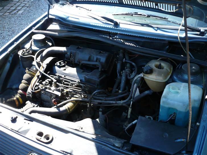 VW Golf II "Apollon" *Solgt* - Den velkørende motor. Virkelig noget andet end den gamle escort ;) billede 13