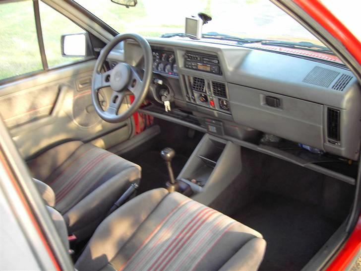 Opel Corsa A 1.6 GSi - Meget flot kabine... billede 16