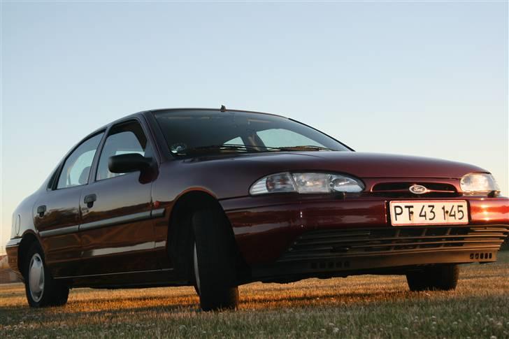 Ford Modeo 1.8 TIL SALG billede 1