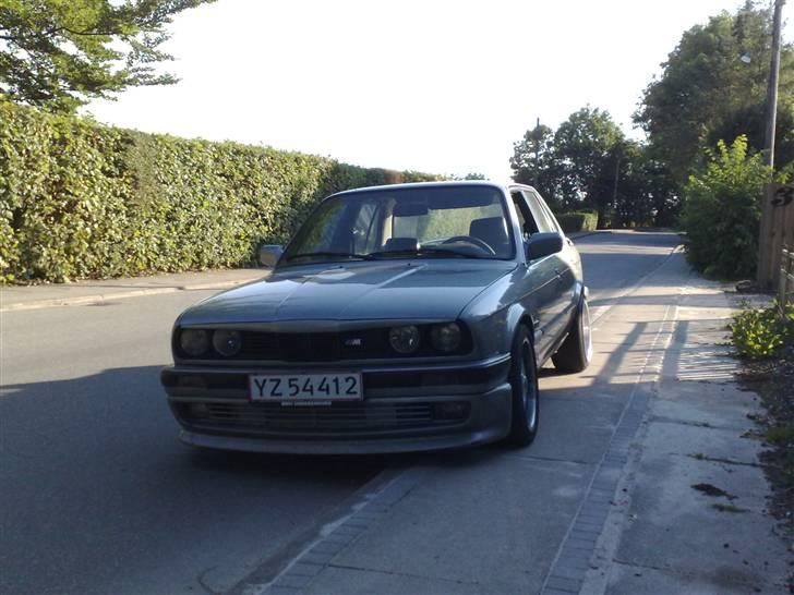 BMW e30 320i  (solgt) billede 1