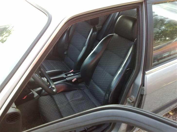BMW e30 320i  (solgt) billede 9