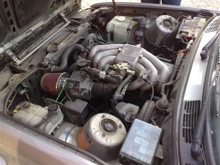 BMW e30 320i  (solgt) billede 10